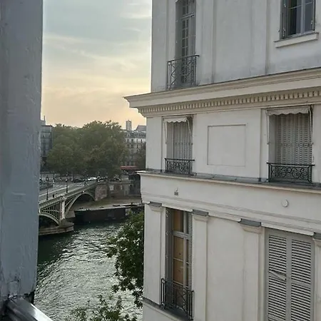 Elegant Artistic Flat On The Seine River Apartman
