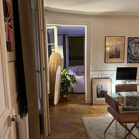 Elegant Artistic Flat On The Seine River Párizs