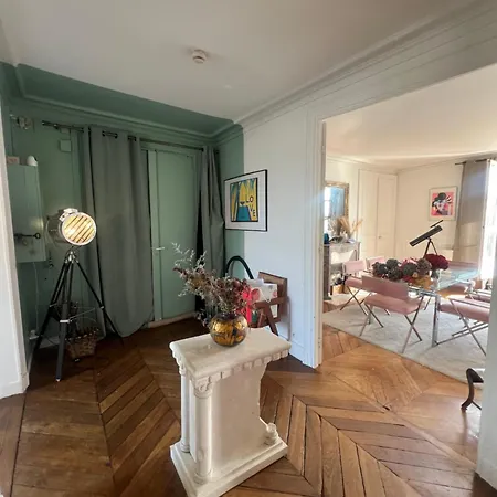Elegant Artistic Flat On The Seine River Apartman