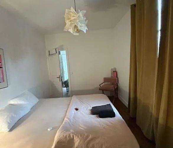 Elegant Artistic Flat On The Seine River Διαμέρισμα *