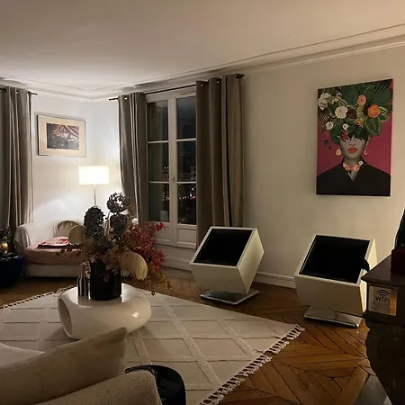 Apartment Elegant Artistic Flat On The Seine River